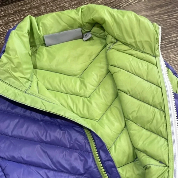 Girls purple and green puffy vest size medium - Picture 3 of 3